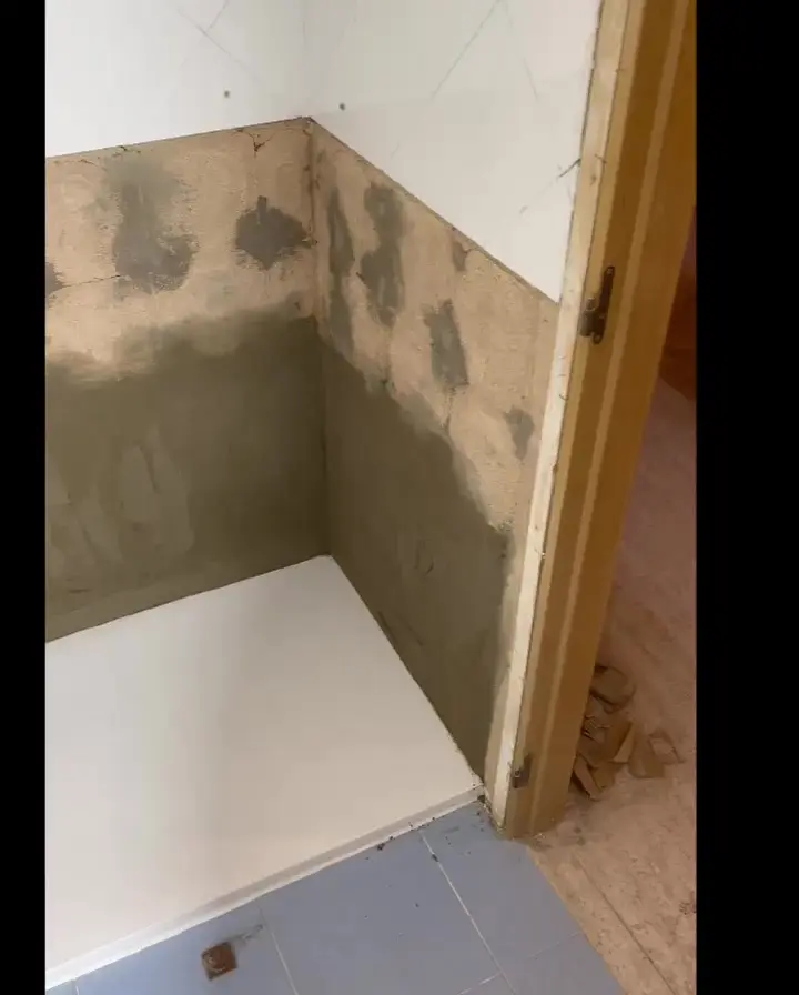 Preparación del soporte para instalar el nuevo plato de ducha